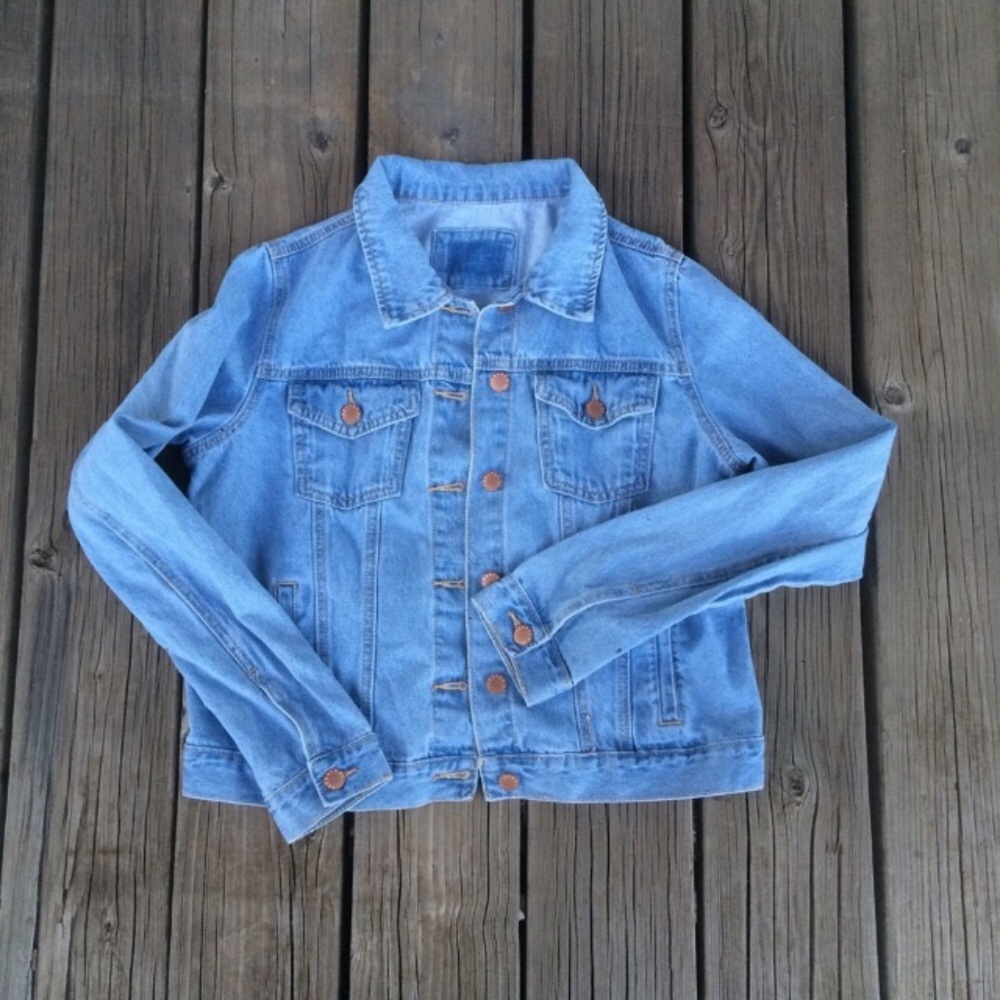 LIGHT WASH DENIM JACKET | F21
